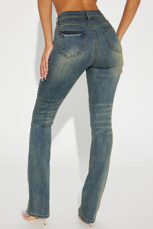Bootcut Jeans in Medium Wash